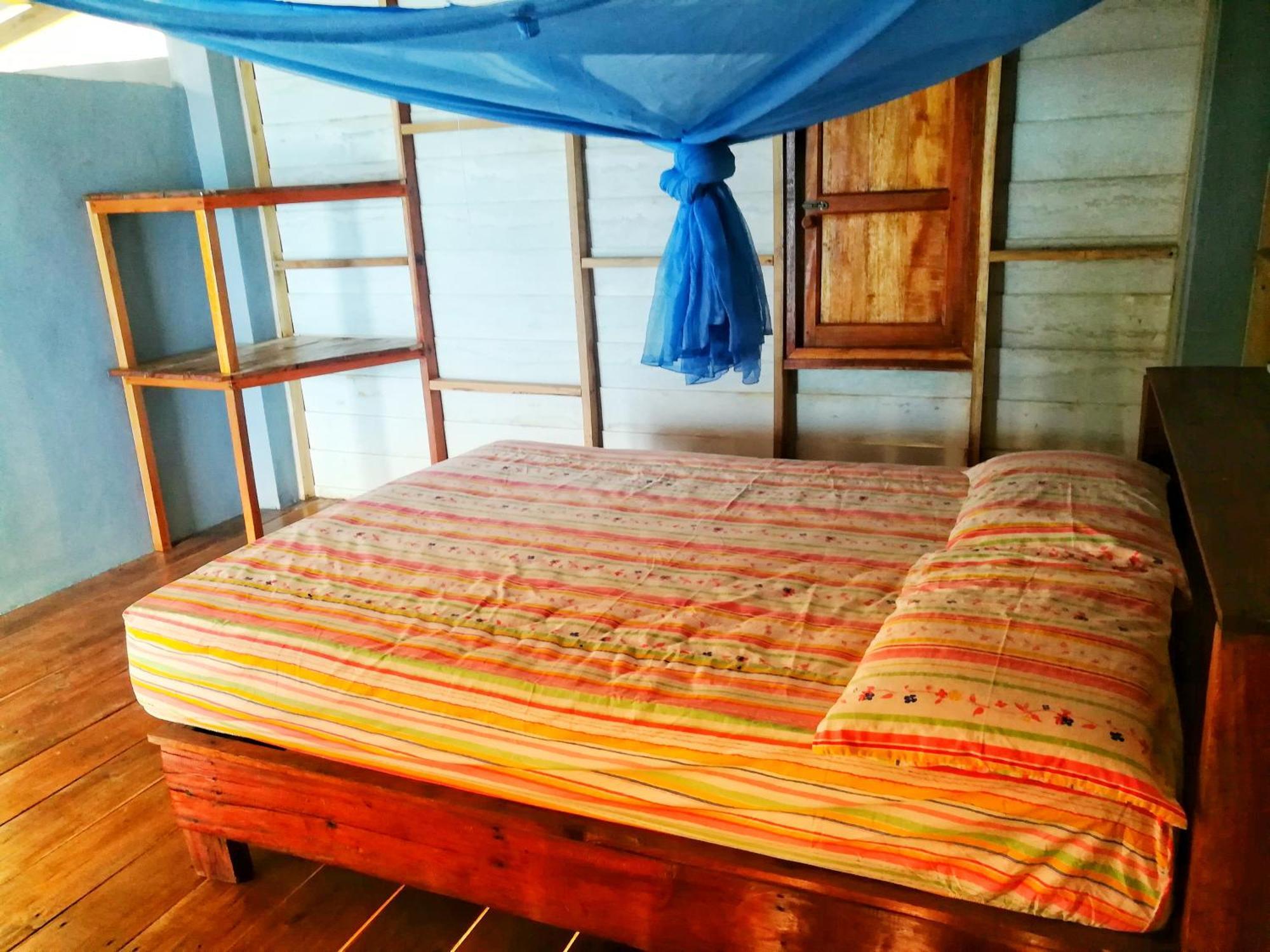 Lae Tawan Bungalow Koh Chang Ranong Bilik gambar